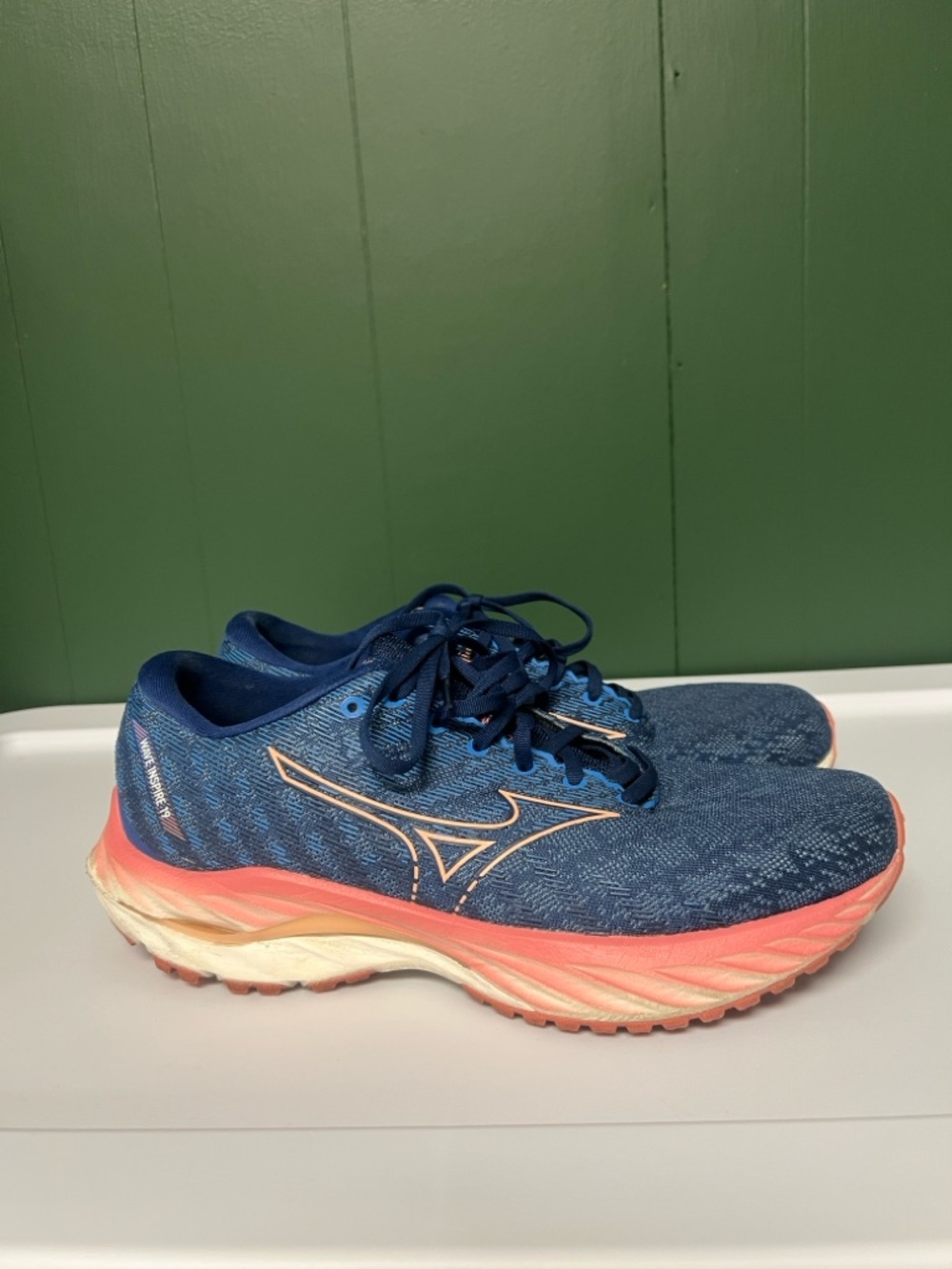 Mizuno Wave Rider 25 Woman’s 11.5 Running Shoes Blue/Pink